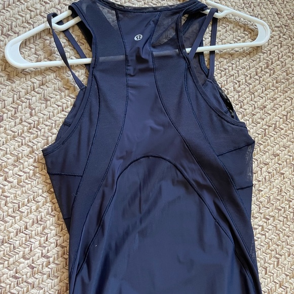 Lululemon tank - Picture 6 of 7